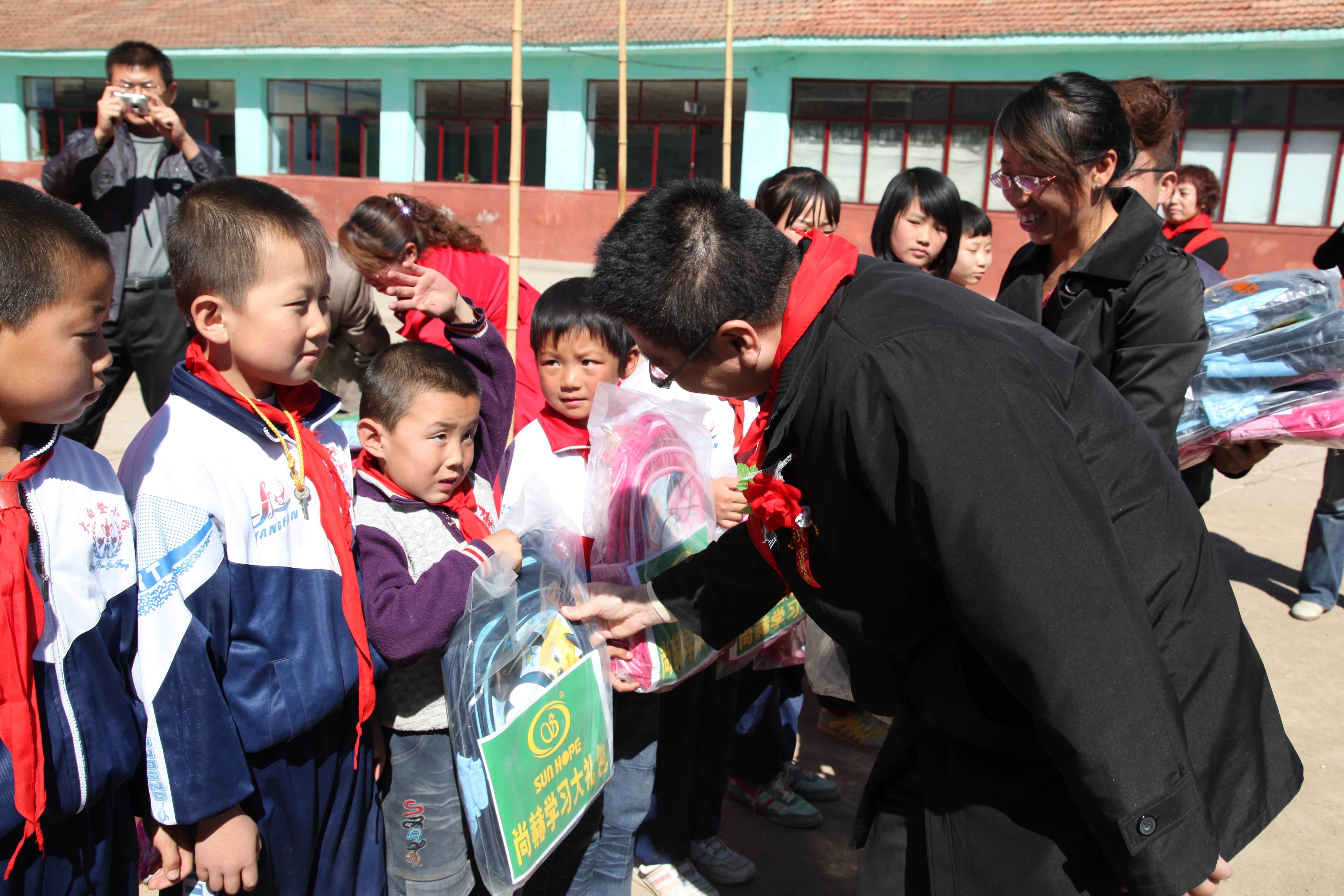 第11所 大同市大白登开云足球体育_开云足球(中国)
渠腊梅小学