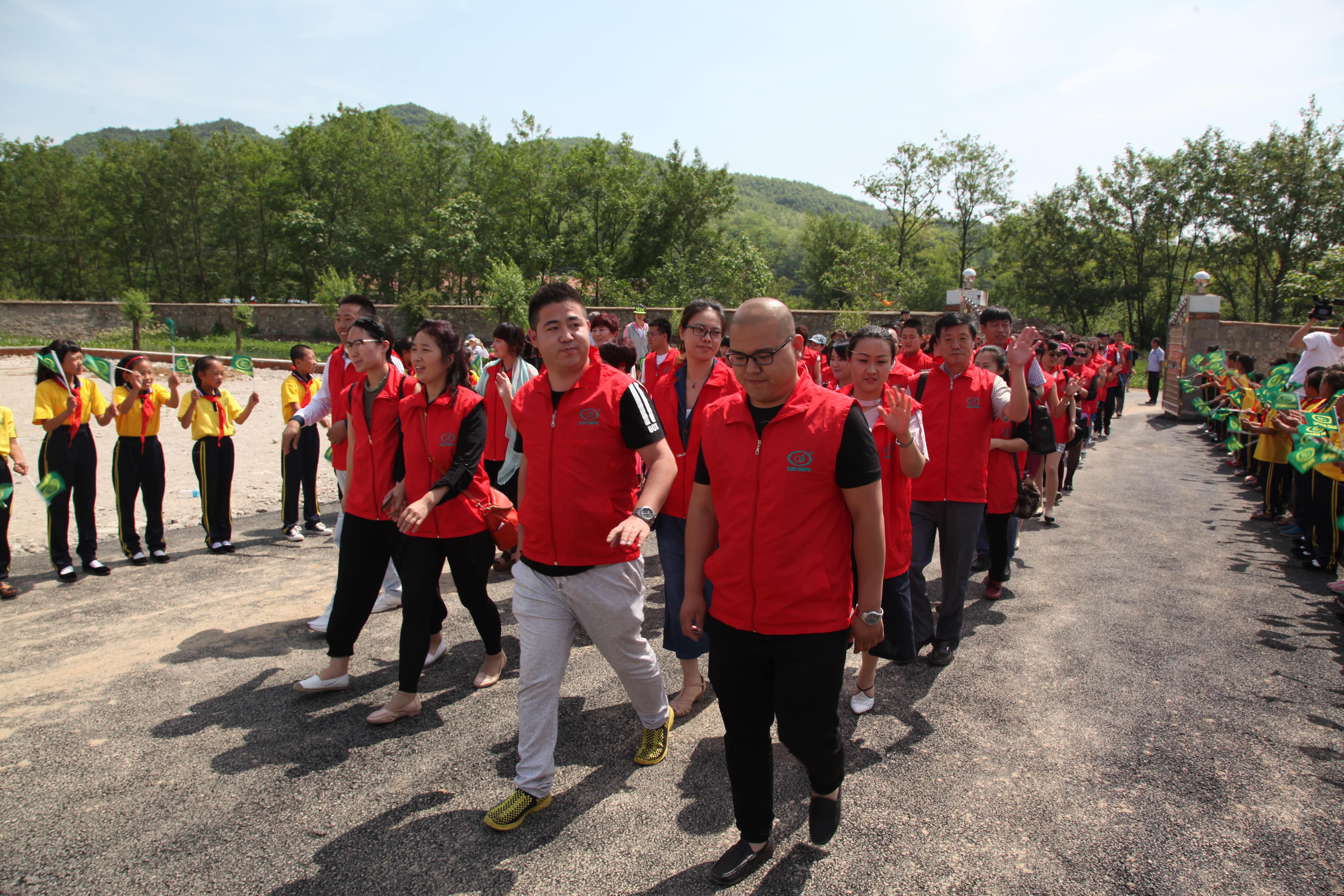 第52所 岫岩县前营镇西大营开云足球体育_开云足球(中国)
董波小学