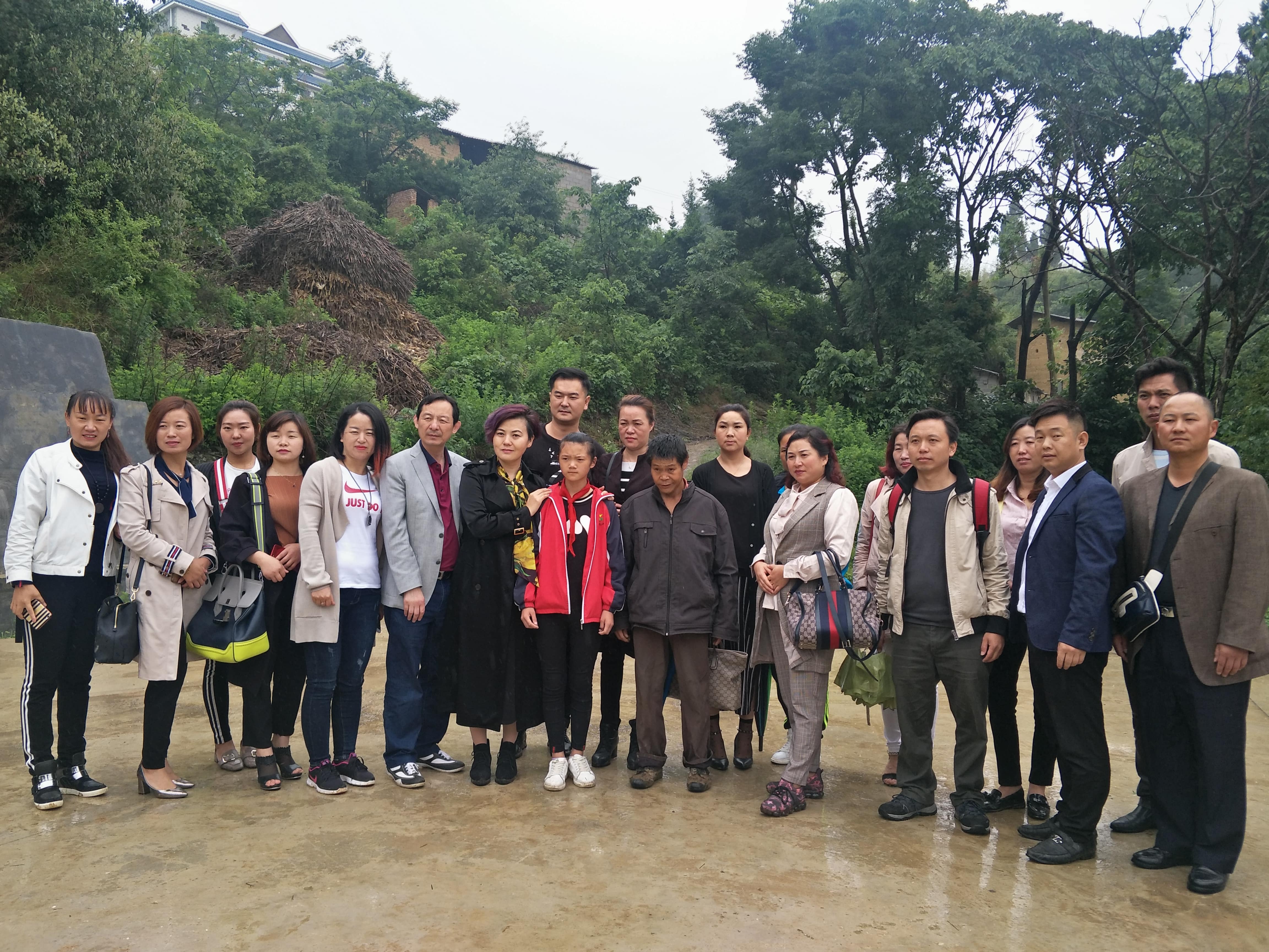 第152所 石林彝族自治县路美邑中心学校路美邑开云足球体育_开云足球(中国)
李凤莲小学